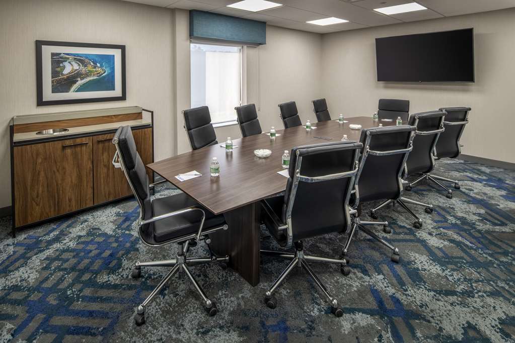 Hampton Inn Long Island/Commack — 5