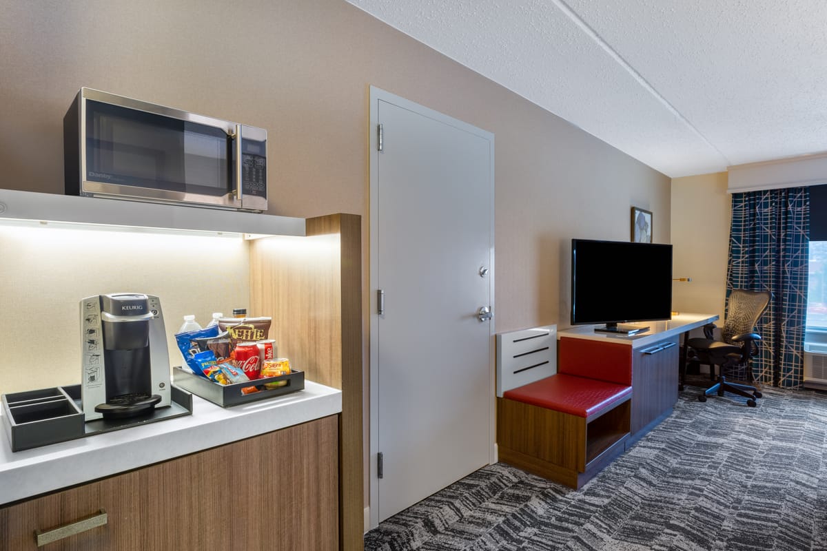 Hilton Garden Inn Islip/MacArthur Airport — 2