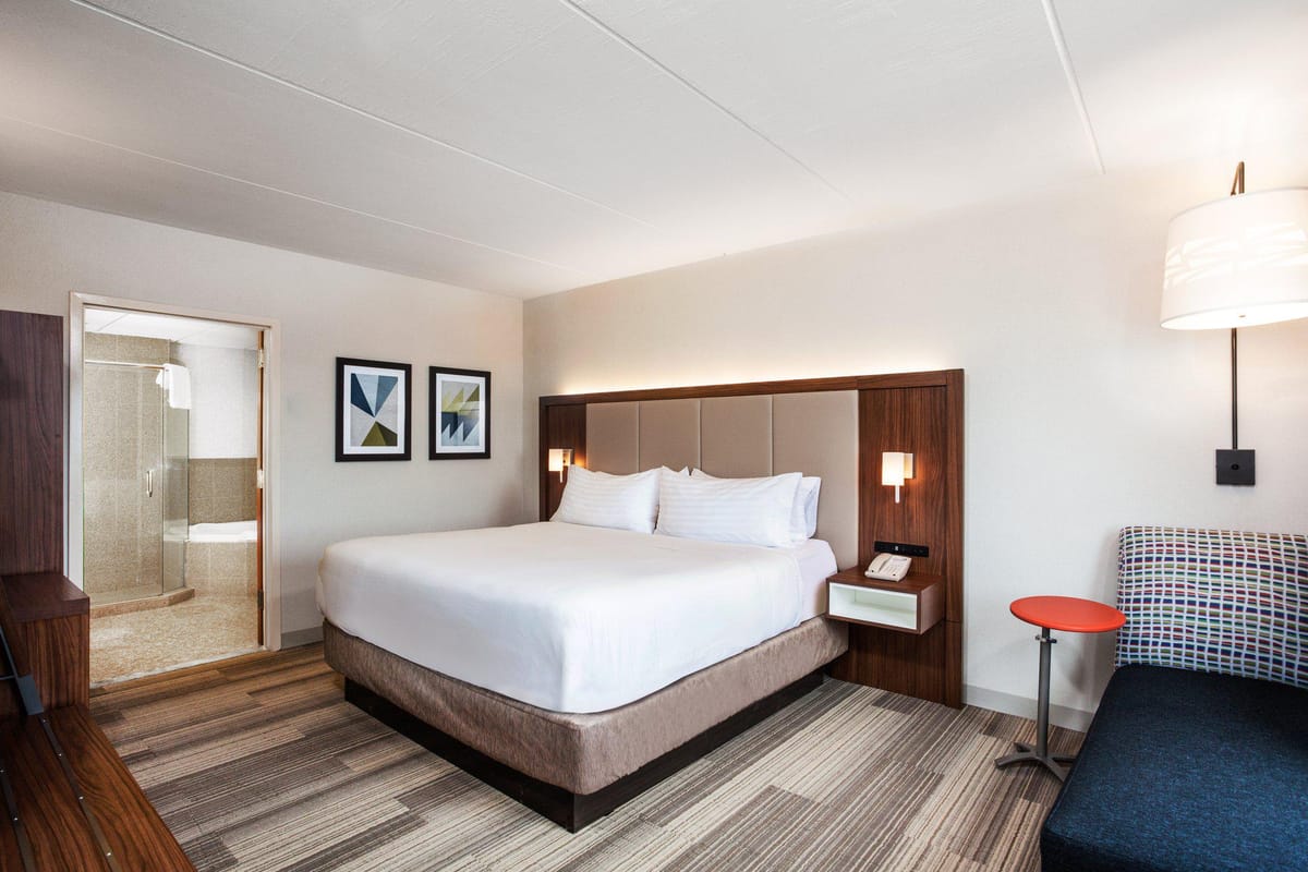 Holiday Inn Express Hauppauge-Long Island by IHG — 3