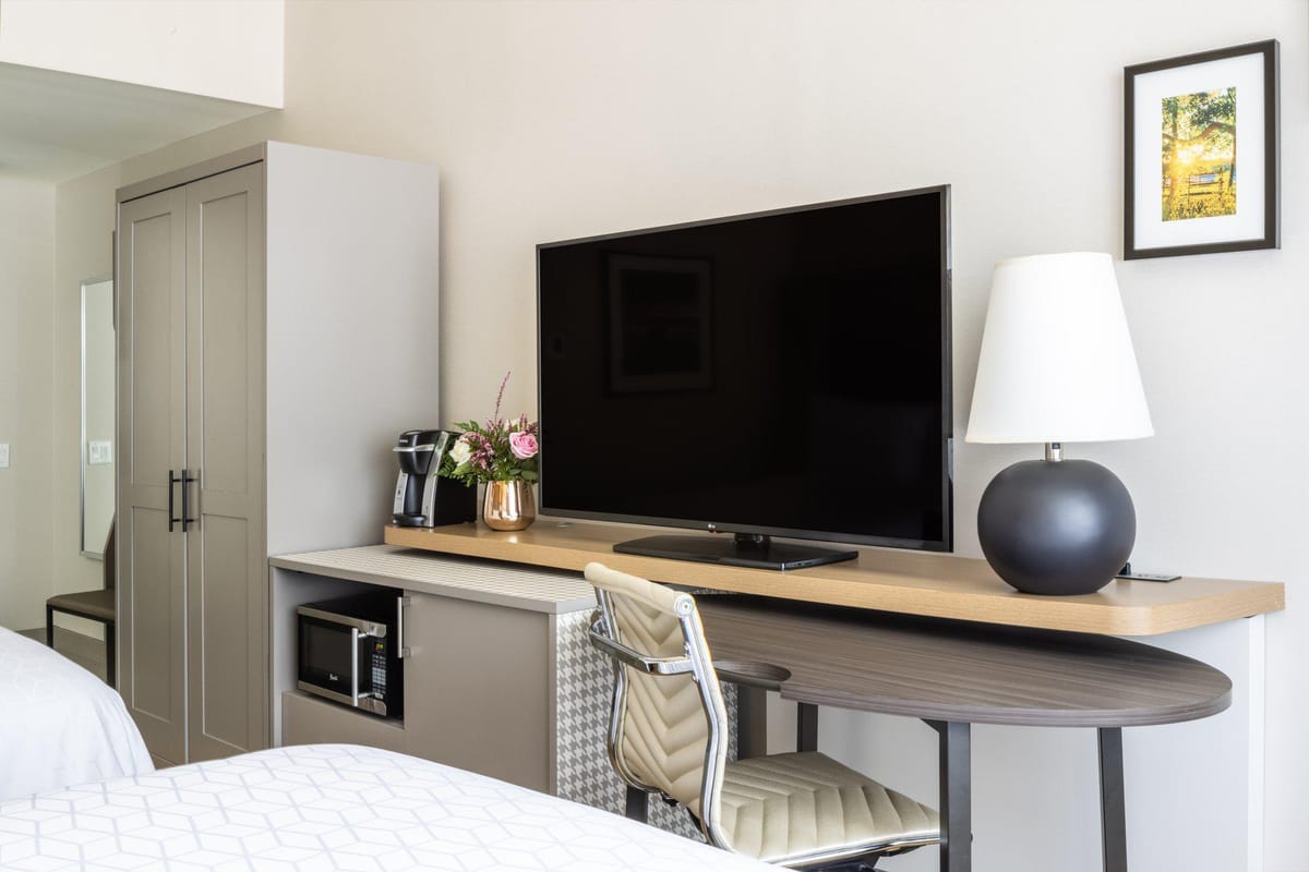 Holiday Inn Long Island - Islip Arpt East by IHG — 2