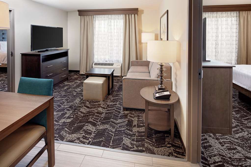 Homewood Suites by Hilton Ronkonkoma — 2