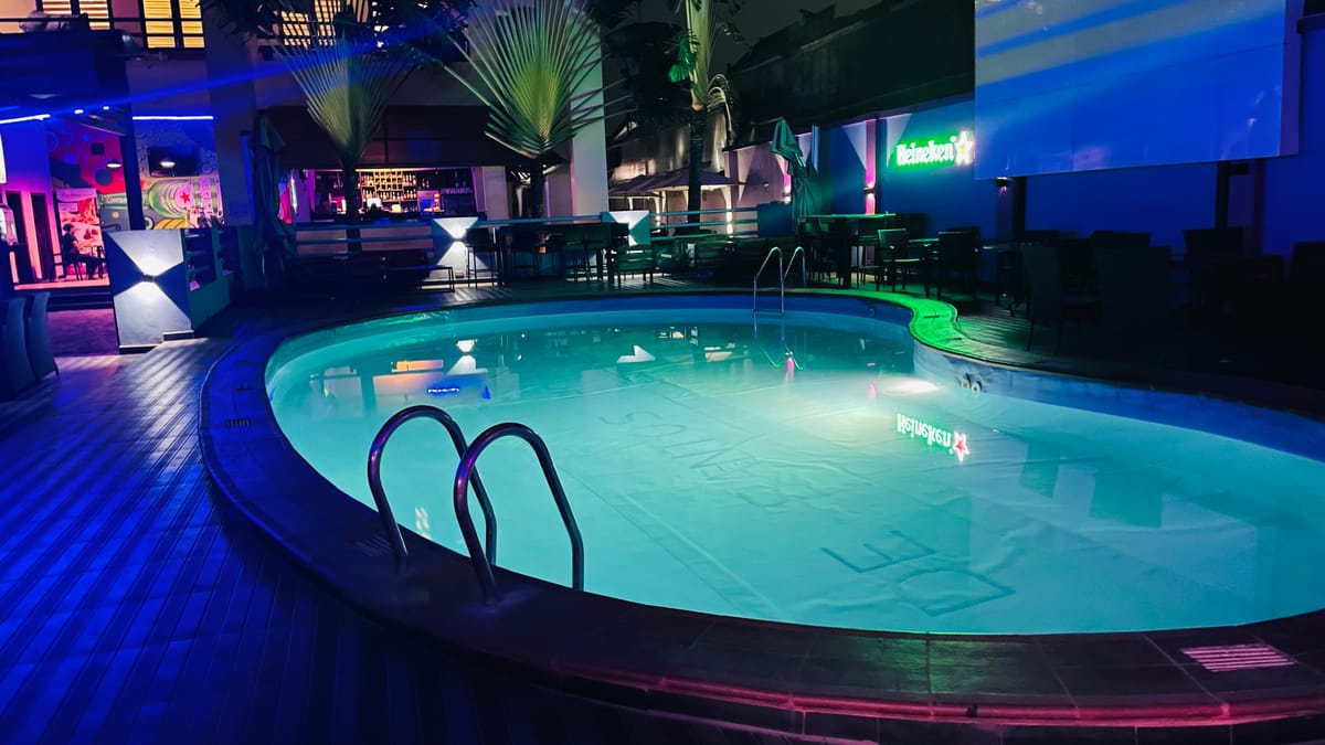 De Santos Hotel, Lagos — 1