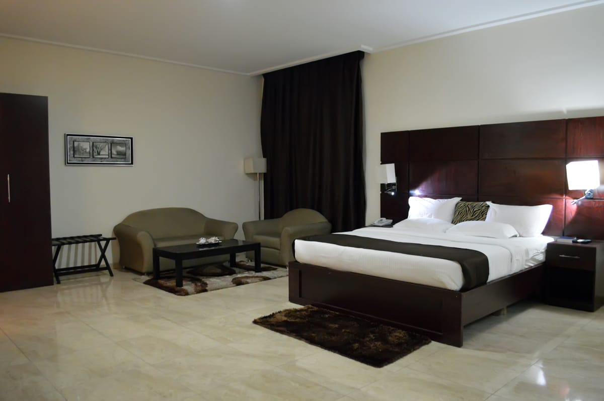 De Santos Hotel, Lagos — 2