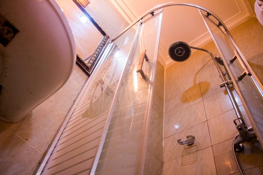 DownTown Royal Hotel GRA Ikeja — 4
