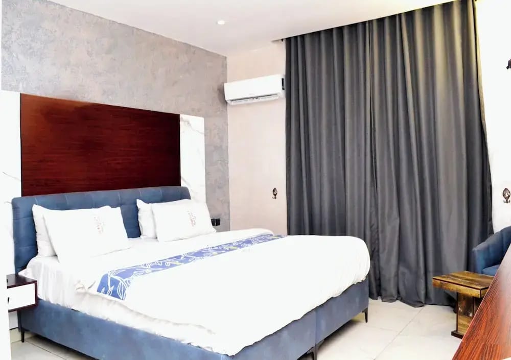 Formula 2 Hotel Ajao — 3