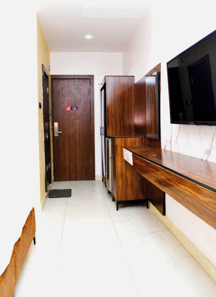 Formula 2 Hotel Ajao — 5