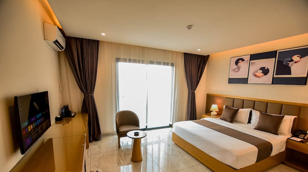 Hotel Everest RD CONGO — 1