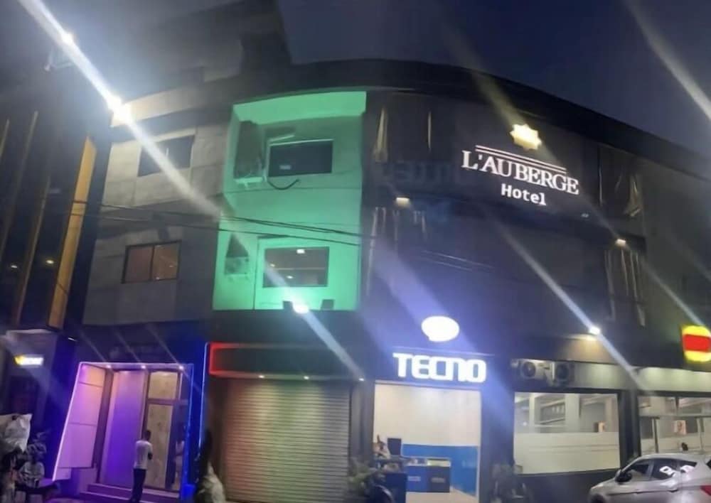 L’AUBERGE HOTEL — 2