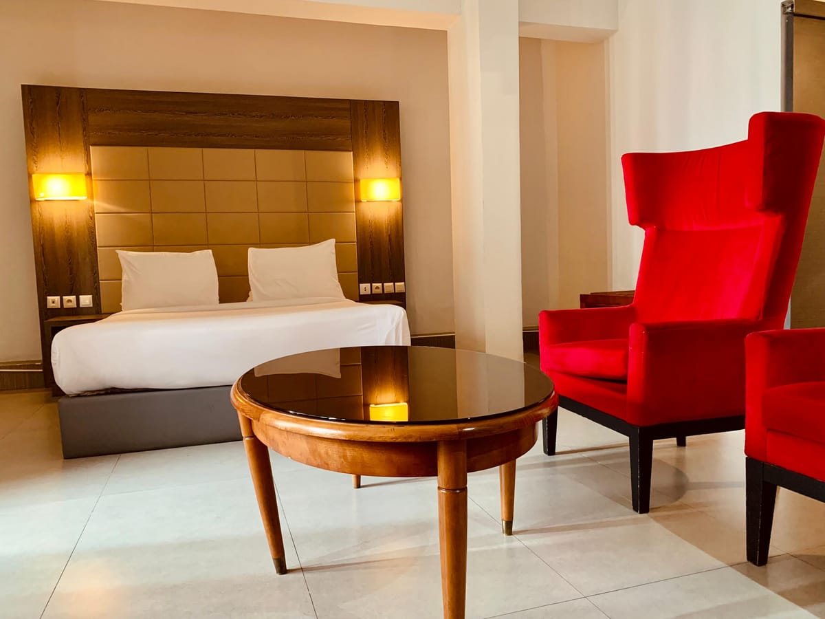 Leon Hotel — 2