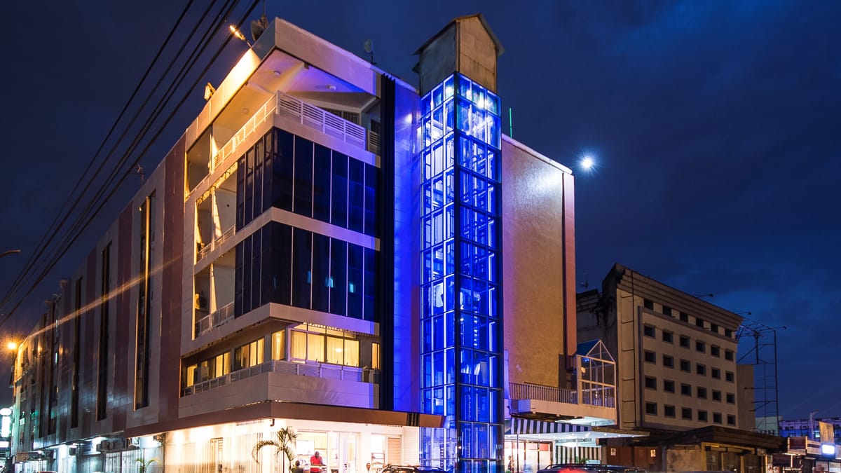 Leon Hotel — 3