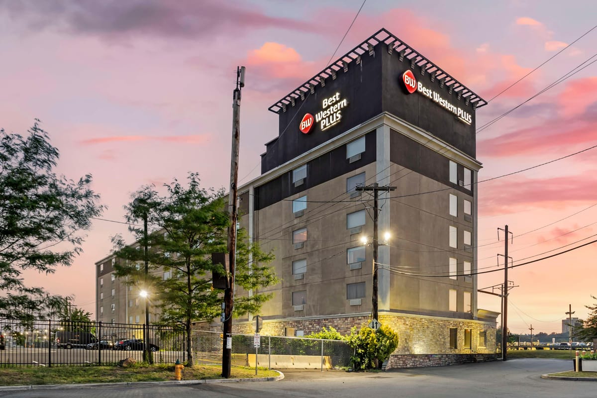 Aiden by Best Western Newark Airport — 5