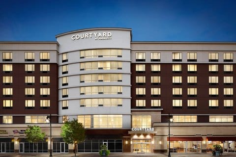 Courtyard by Marriott Newark Downtown — 1