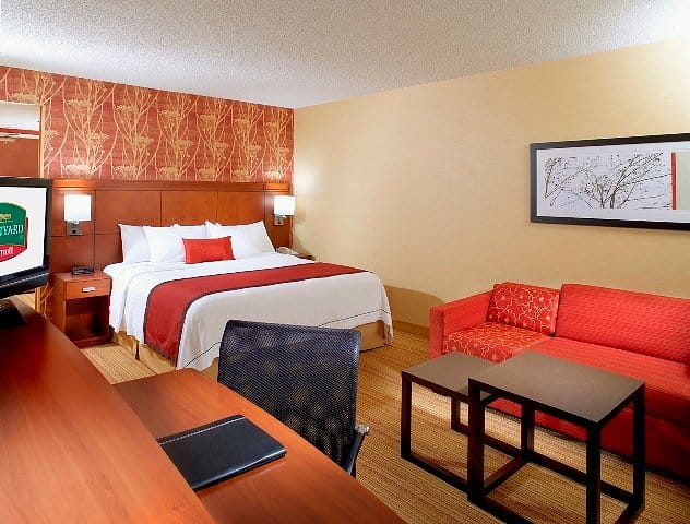 Courtyard by Marriott Newark Downtown — 4