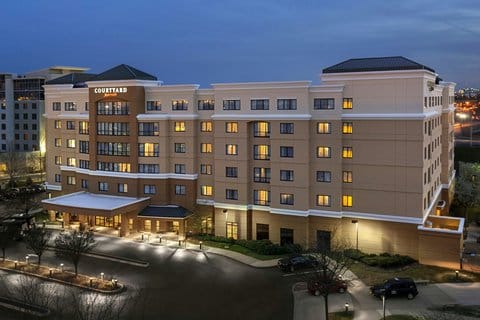 Courtyard by Marriott Newark Elizabeth — 1