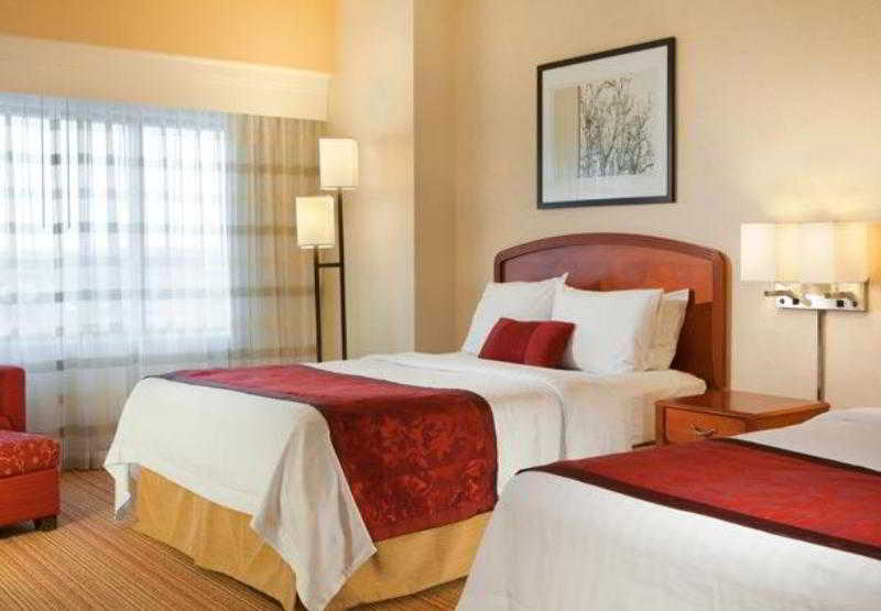 Courtyard by Marriott Newark Elizabeth — 5