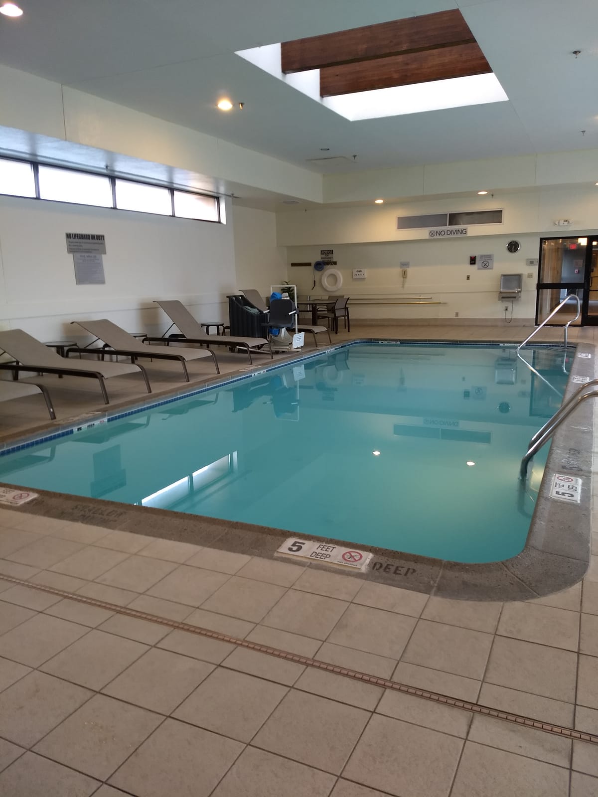 Courtyard by Marriott Newark Liberty International Airport — 2