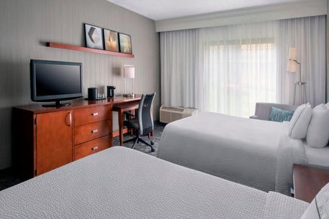 Courtyard by Marriott Newark Liberty International Airport — 3