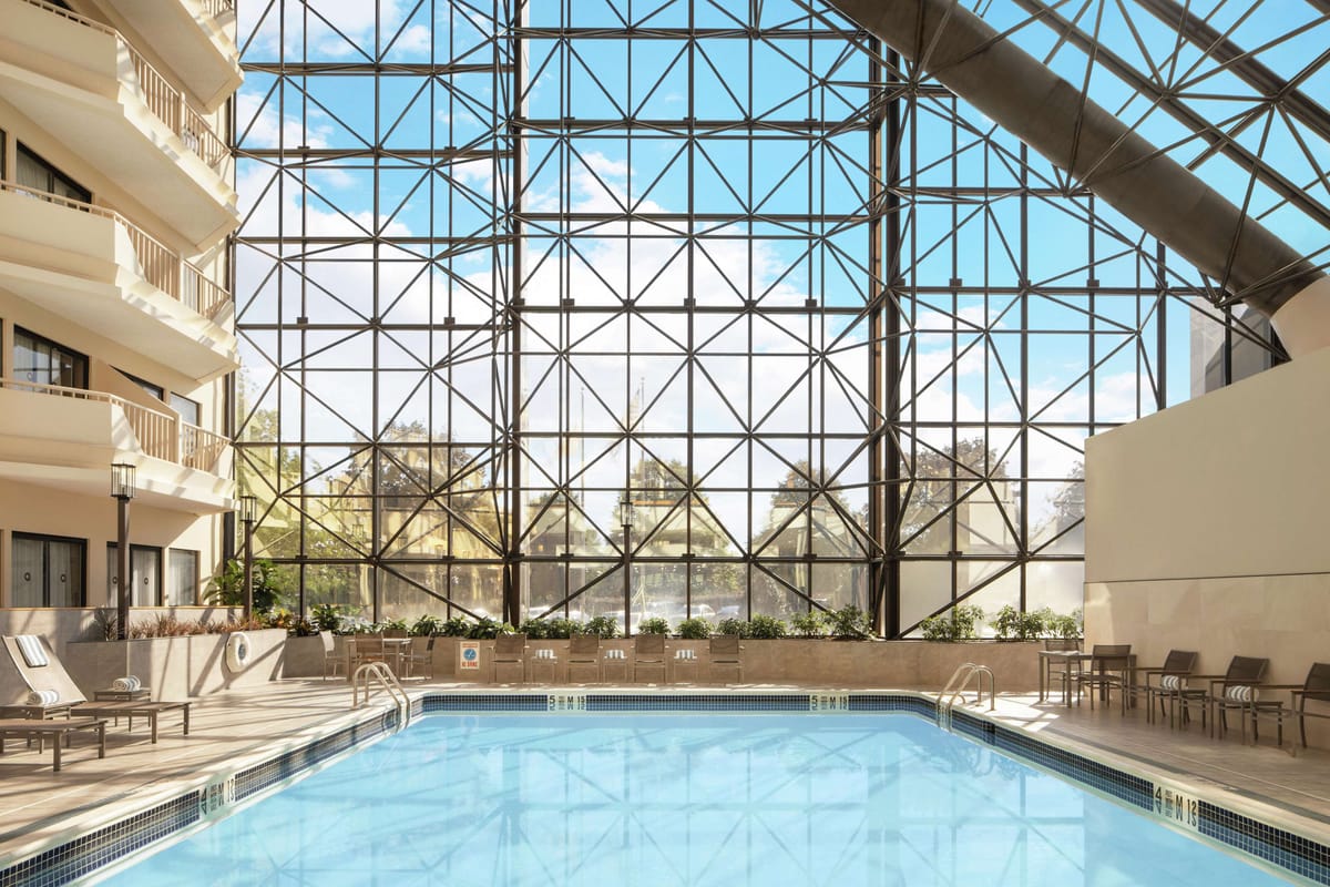 DoubleTree by Hilton Hotel Newark Airport — 2