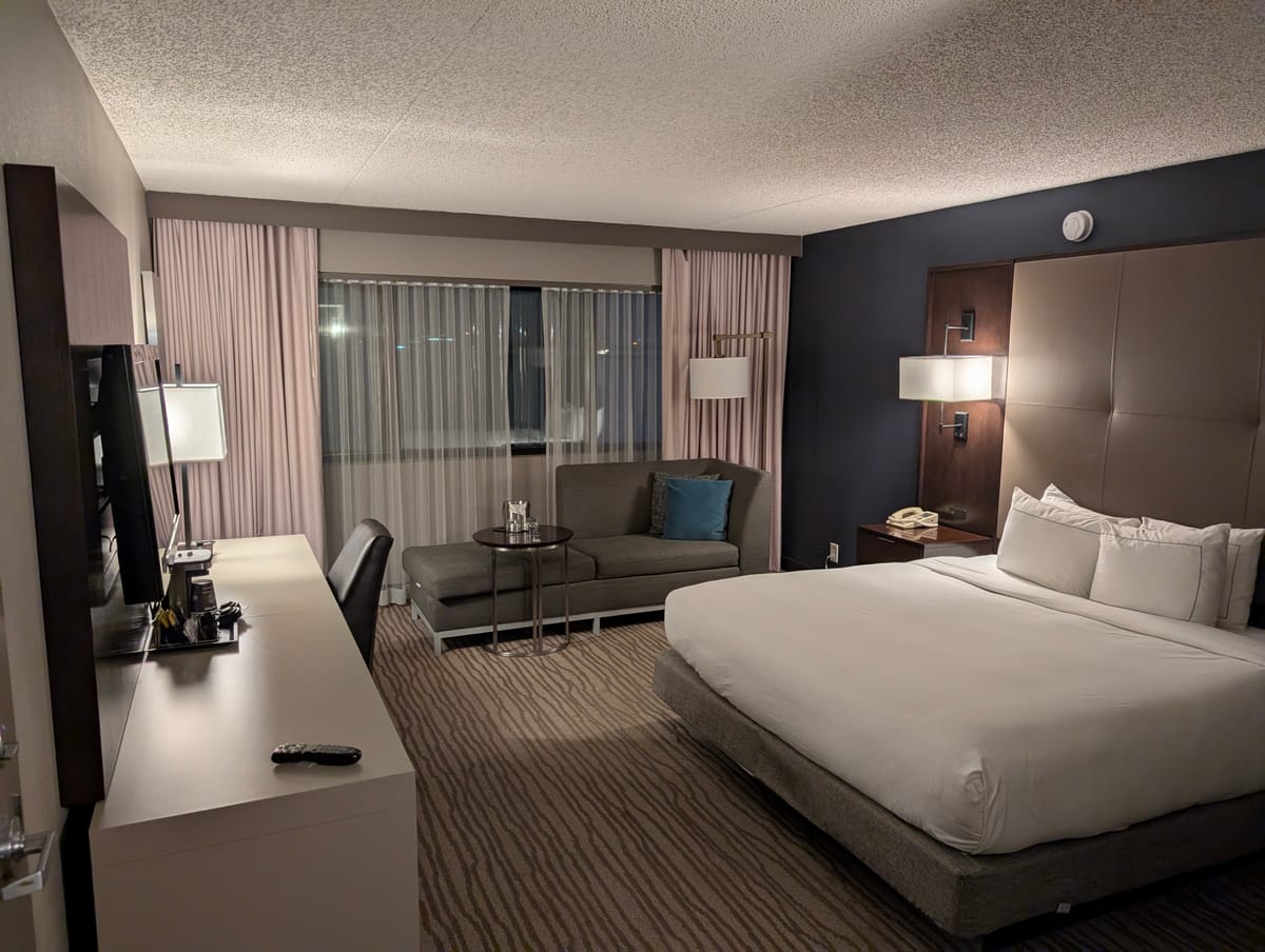 DoubleTree by Hilton Hotel Newark Airport — 5