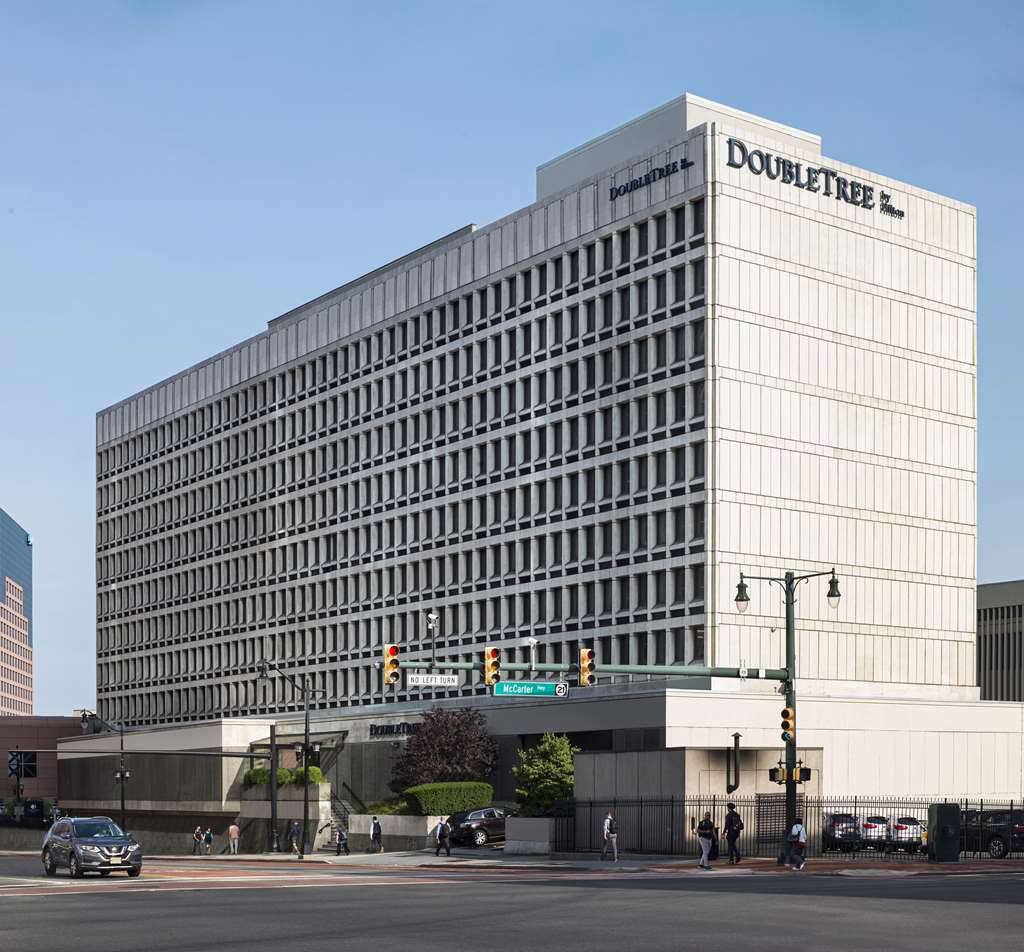 DoubleTree by Hilton Newark Penn Station — 3