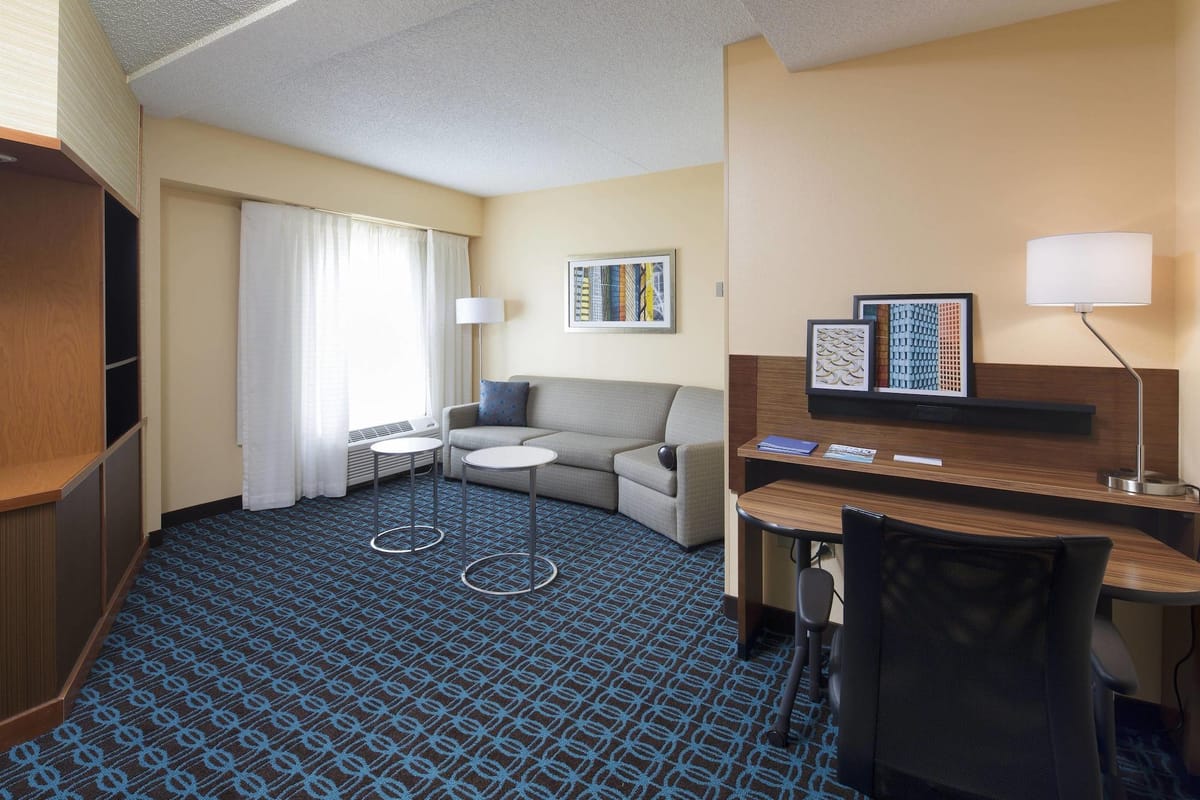Fairfield by Marriott Inn & Suites Newark Liberty International Airport — 1