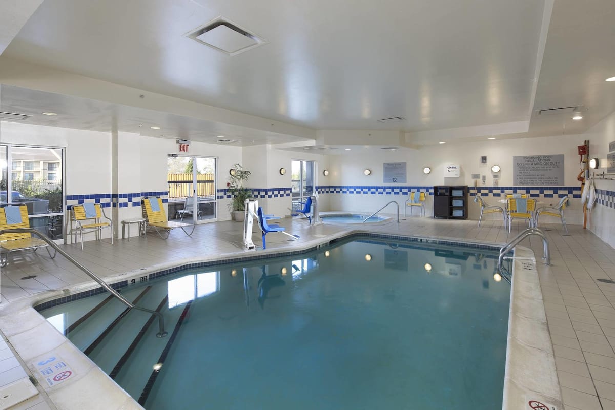 Fairfield by Marriott Inn & Suites Newark Liberty International Airport — 2