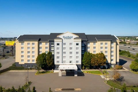 Fairfield by Marriott Inn & Suites Newark Liberty International Airport — 3