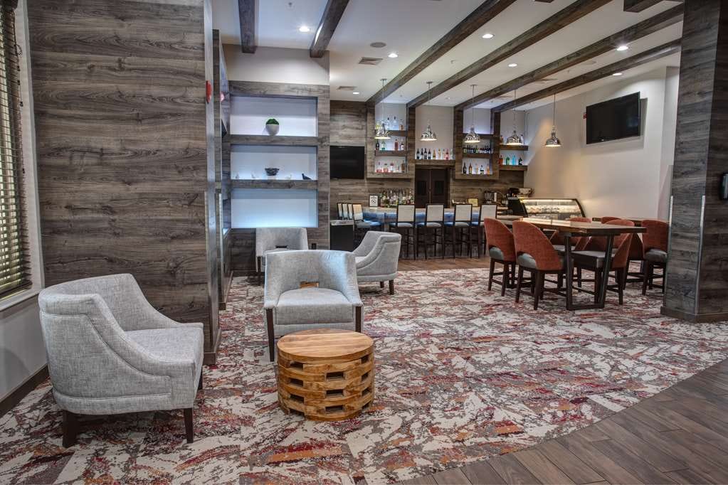 Hampton Inn & Suites Newark Airport Elizabeth — 1