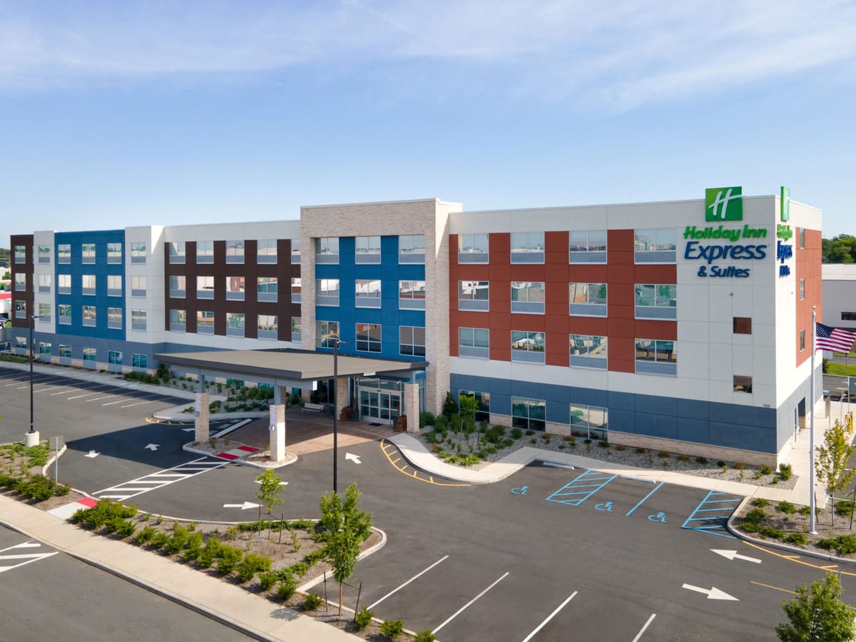Holiday Inn Express & Suites Linden - Newark South by IHG — 1