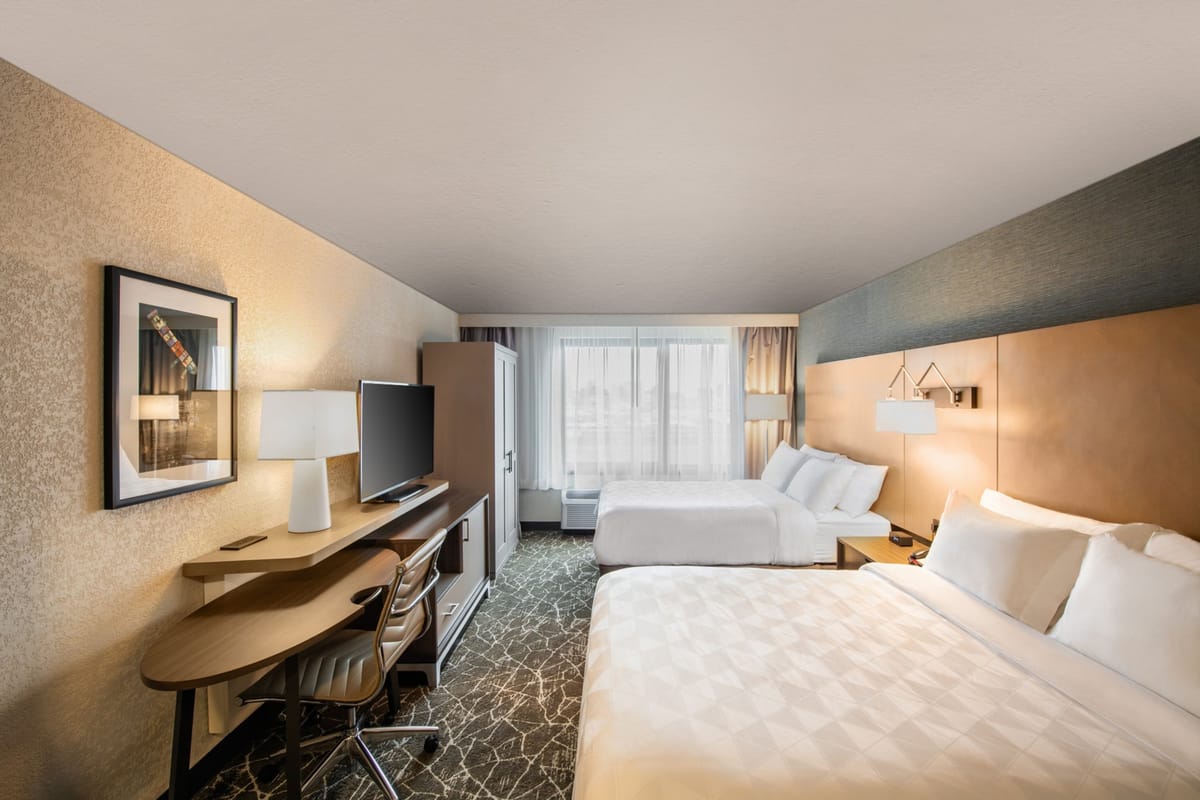 Holiday Inn Newark International Airport by IHG — 1