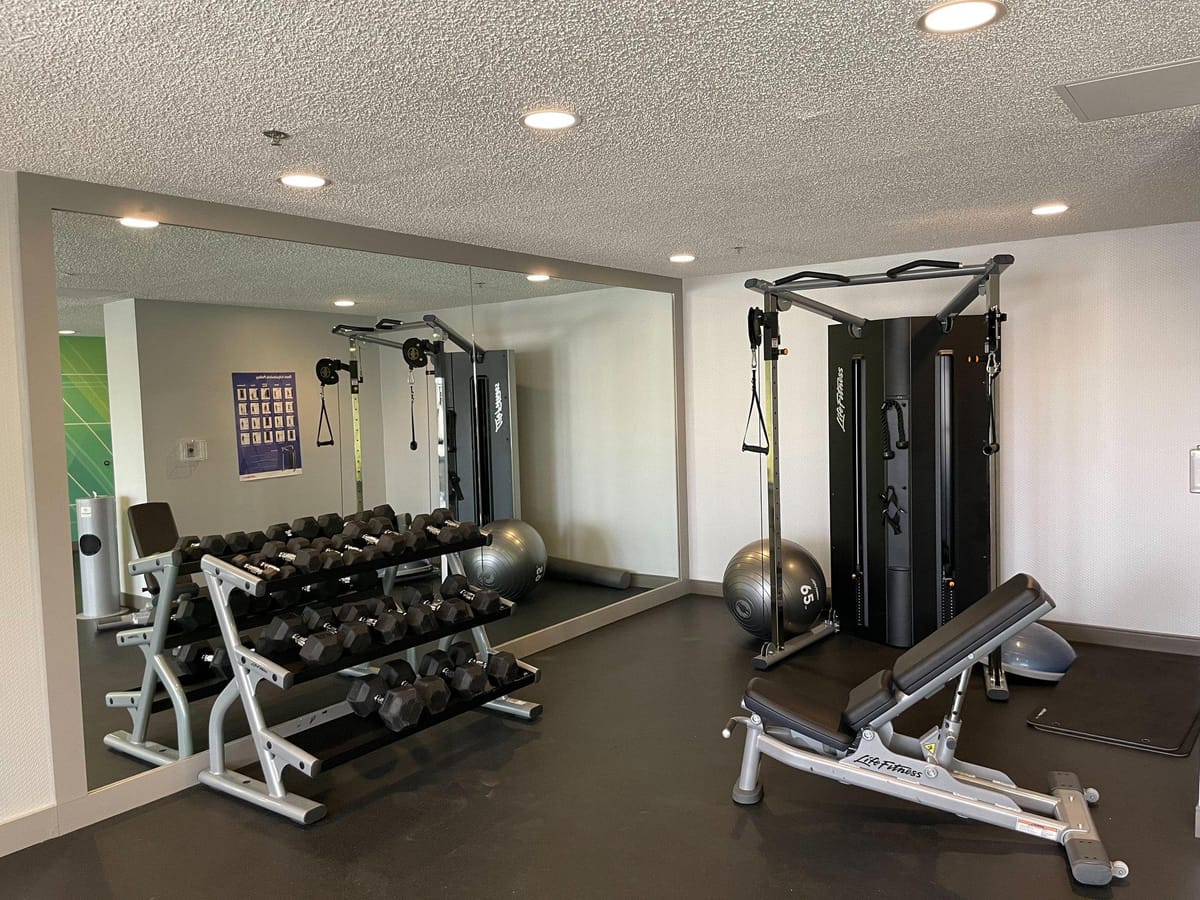 Holiday Inn Newark International Airport by IHG — 5