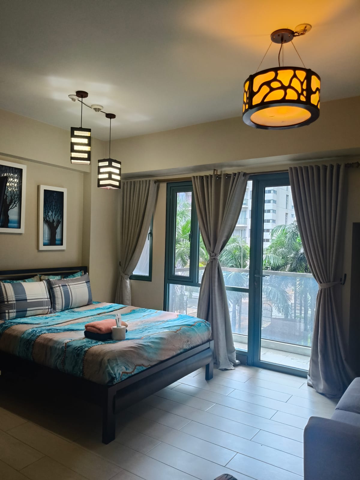 LDN SECRET CRIB Newport City Across NAIA T3 — 2