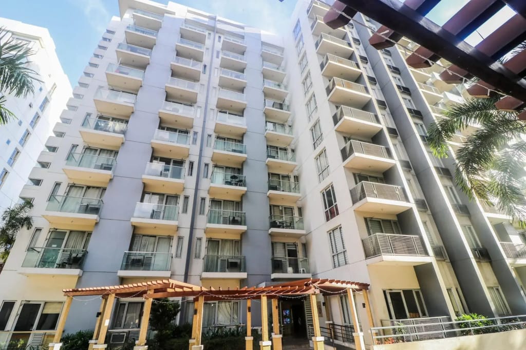 PS LUXURY CONDOTEL — 1