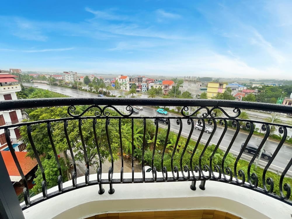 Chemi Noi Bai Airport Hotel — 3