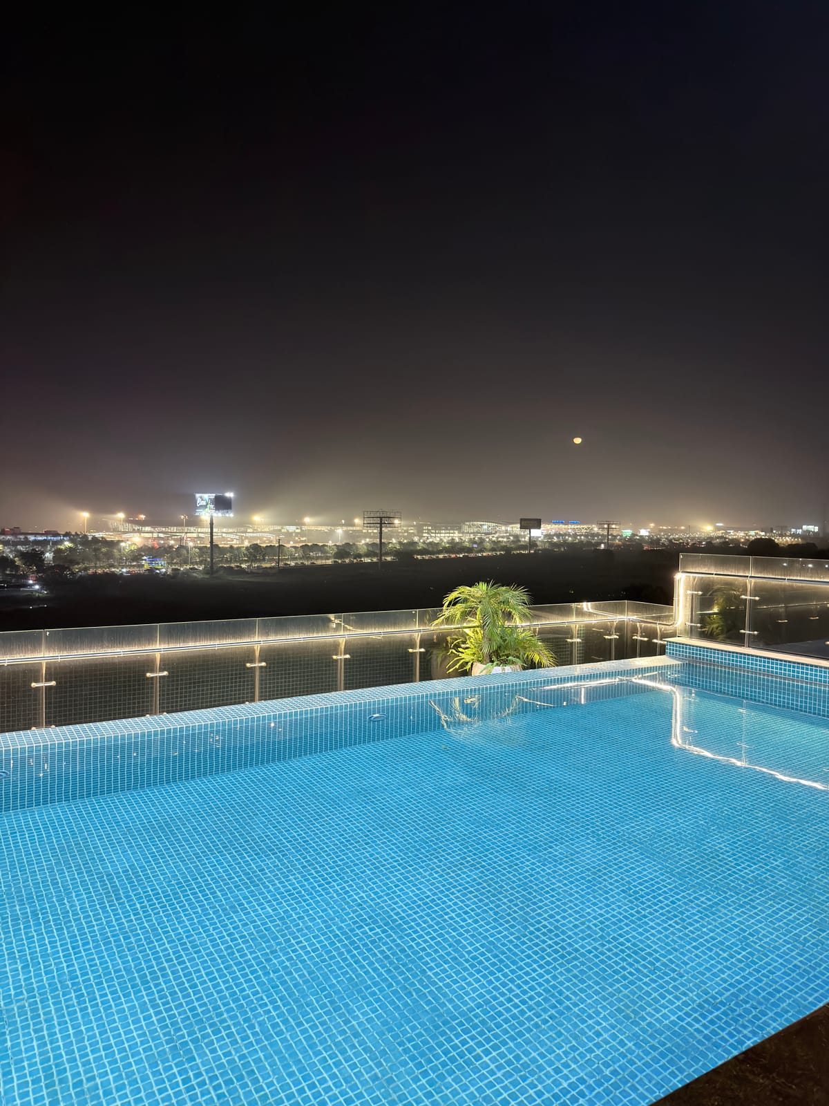 New Sky Airport Hotel — 3