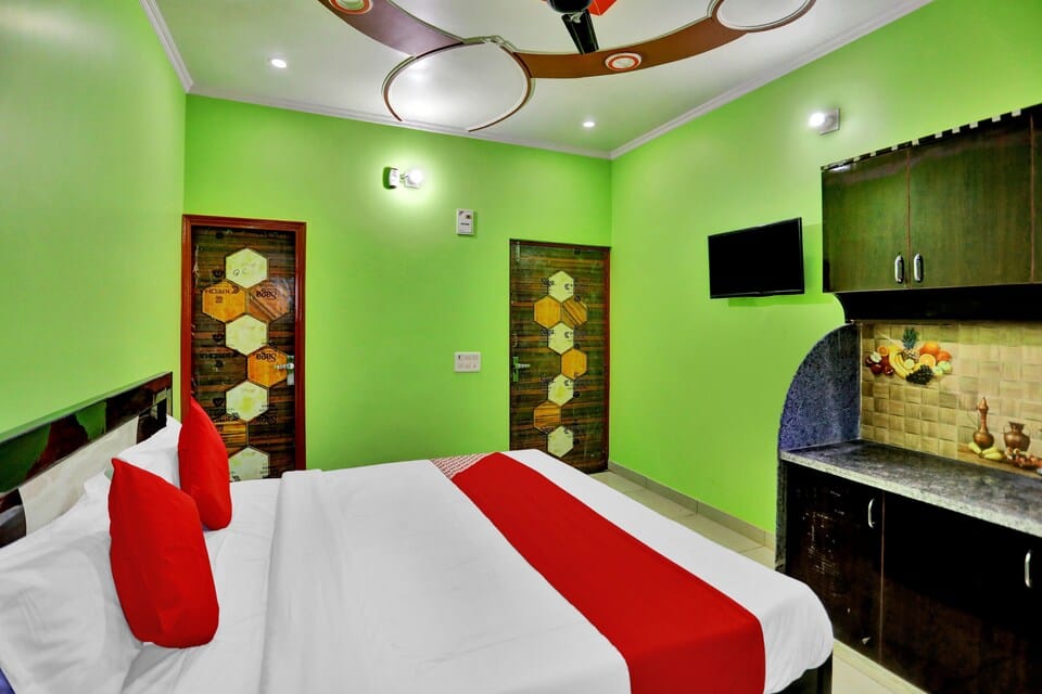 Flagship 83734 Hotel Jewar International — 1