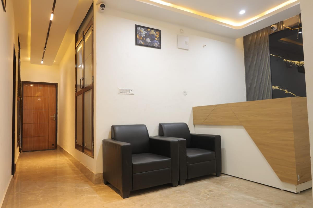 HOTEL GOLDEN AURA — 3