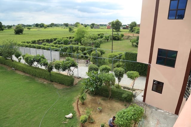 Hotel O by OYO Deep Farm House And Resort — 1