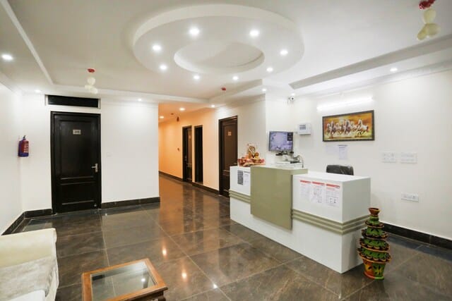 OYO 77125 S R Plaza — 4