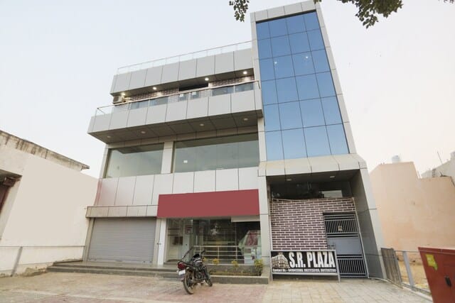 OYO 77125 S R Plaza — 5