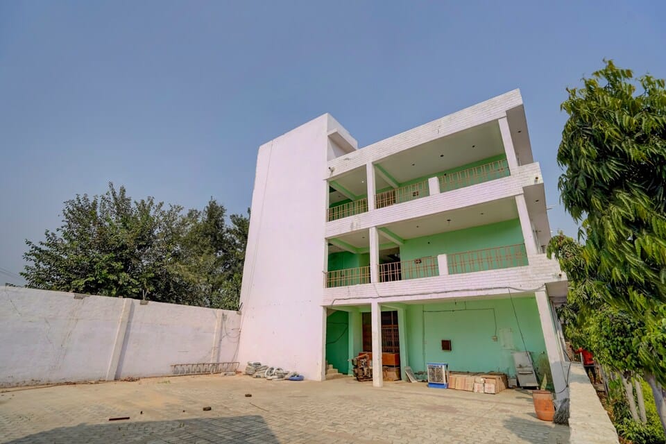 SPOT ON Agrasen Guest House — 1
