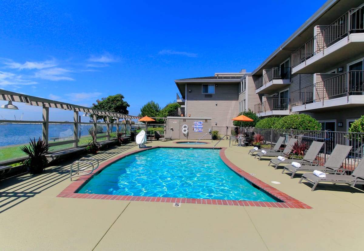 Executive Inn & Suites Hotel of Oakland, CA — 3