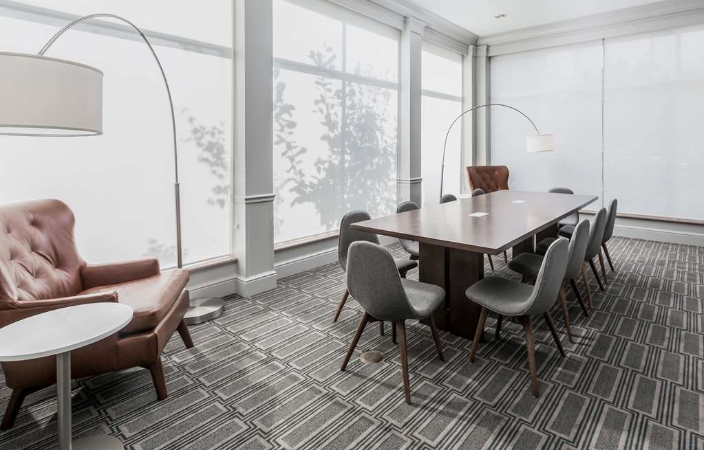 Hilton Garden Inn Oakland/San Leandro — 4