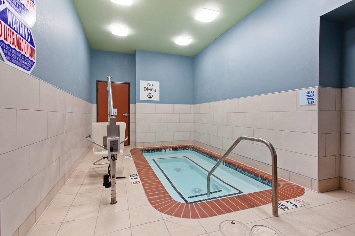 Holiday Inn Express & Suites Oakland-Airport by IHG — 5