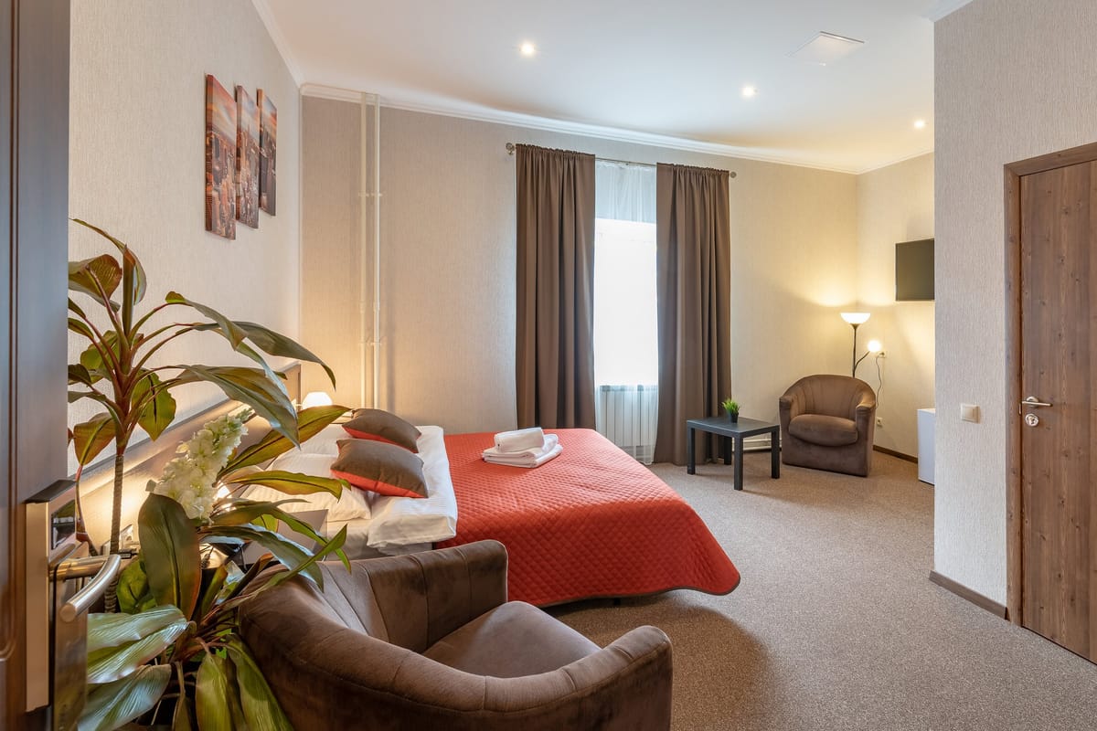 Lion Hotel — 3