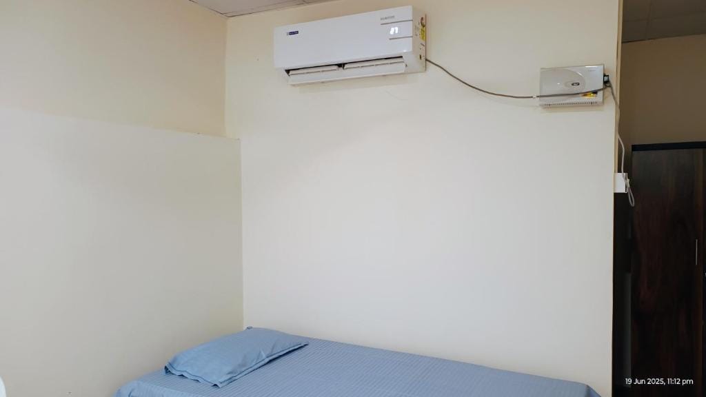 Homestay Near Airport for Sangam - Family Room with Private Bathroom — 3