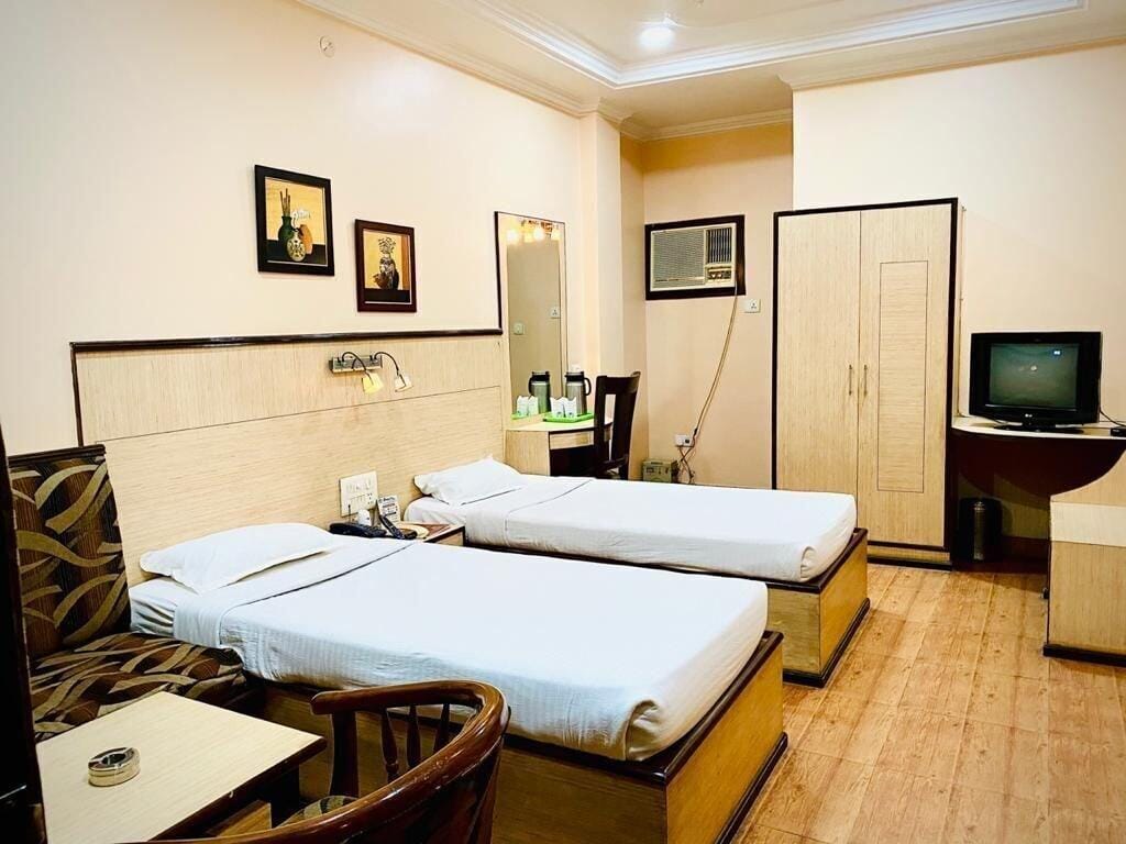 Hotel Prayag Inn — 5