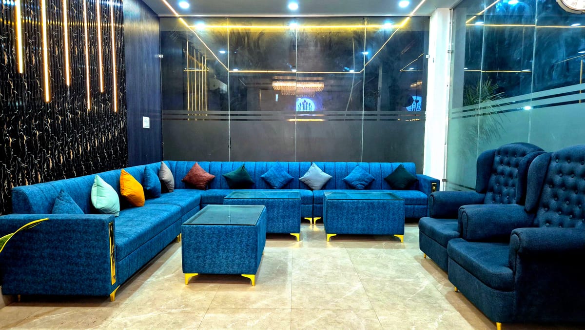 The Grand Palace (Hotel & Lawn)Auckland Rd, Civil Lines,Prayagraj — 5