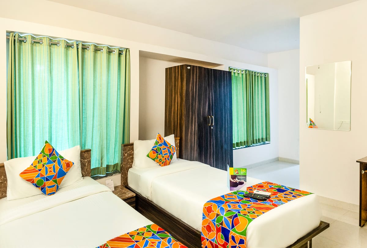 FabExpress DDPK Ajay Inn Pune Airport - 100% Safe Place to Stay — 4