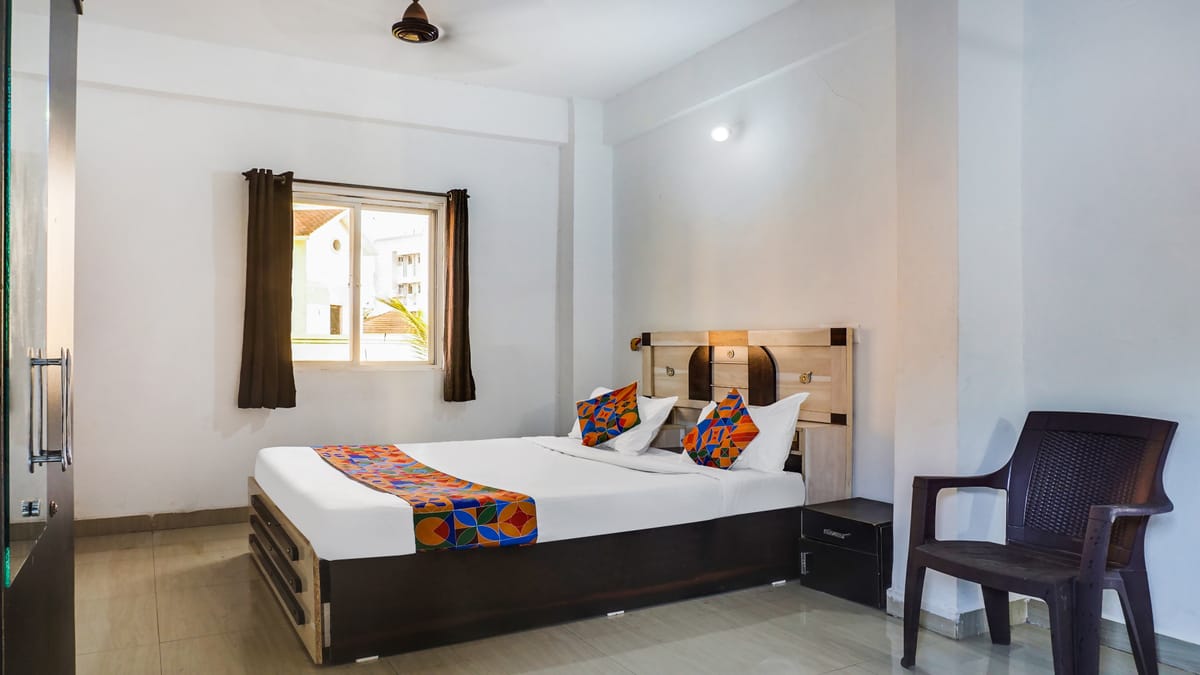 FabHotel Galaxy Airport Inn — 1